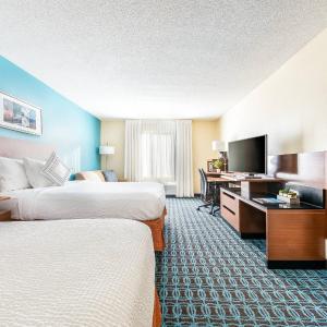 Queen Suite with Two Queen Beds and Sofa Bed