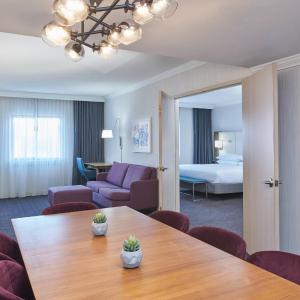 Executive Suite, 1 King, Sofa bed