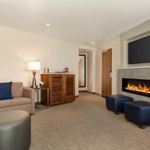 One-Bedroom King Suite with Sofa Bed and Fireplace
