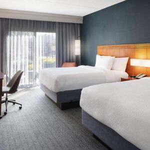 Double Room with Two Double Beds and Roll-In Shower - Mobility Accessible