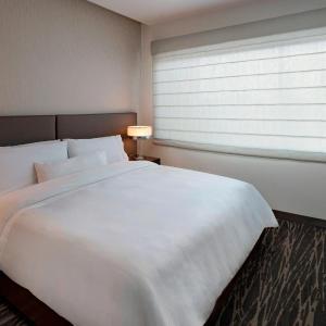 One-Bedroom King Suite with Sofa Bed and Roll-in Shower - Mobility and Hearing Accessible