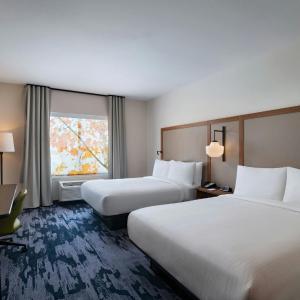 Queen Room with Two Queen Beds and Bathtub - Mobility Access/Hearing Accessible