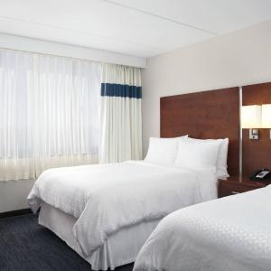 One-Bedroom Queen Suite with Two Queen Beds
