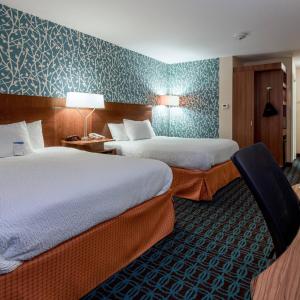 Queen Room with Two Queen Beds - Hearing Accessible