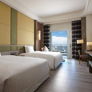 Twin Room with 2 Queen Beds with Magong Harbor View & Balcony