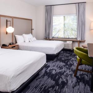 Queen Room with Two Queen Beds and Roll-In Shower - Mobility Access/Hearing Accessible