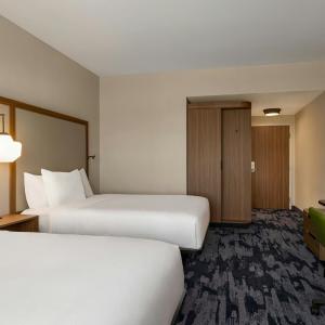 Queen Room with Two Queen Beds - Hearing Accessible