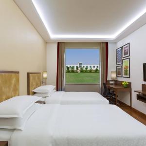 Comfort Room with Twin Bed