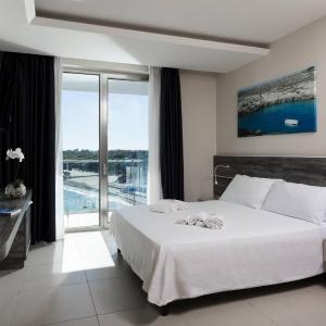 Deluxe Family Room (2 Adults + 2 Children)