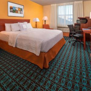 King Room with Bathtub - Mobility Access/Hearing Accessible