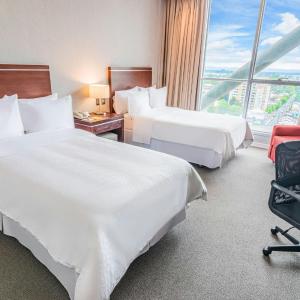 Traditional Twin Bed Guest Room