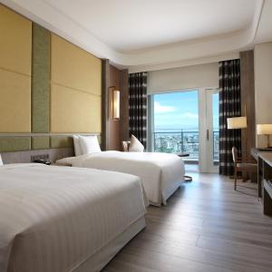 Twin Room with 2 Queen Beds with City View & Balcony