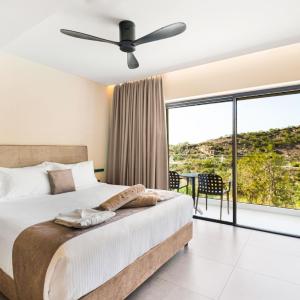 Double or Twin Room with Side Sea View