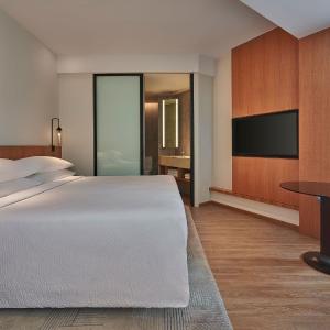 Superior Corner King Room 