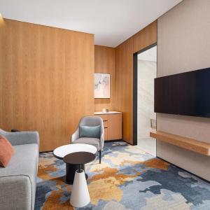 Junior King Suite with Executive Lounge access