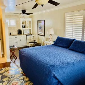 Deluxe King Room with Bath