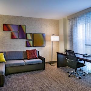 King Studio with Sofa Bed - Hearing Accessible