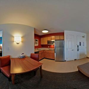 Queen Room with Two Queen Beds - Hearing Accessible/High Floor