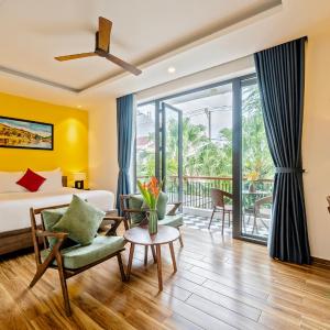 King Room with Balcony