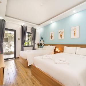 Deluxe Triple Room with Pool View