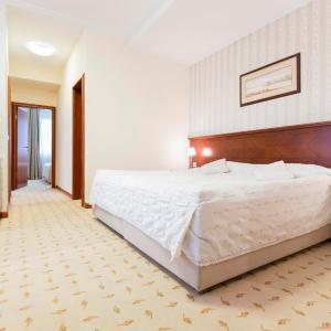 Three-Bedroom Suite  with Free Parking