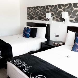 Double Room with Two Double Beds - Non-Smoking
