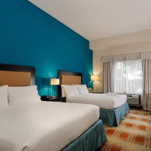 Standard Queen Room with Two Queen Beds