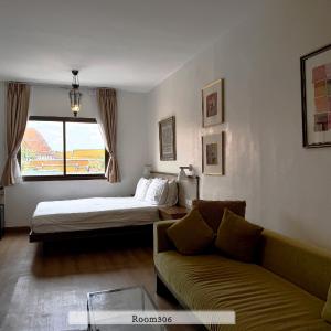 Deluxe Double Room (2 Adults + 1 Child)