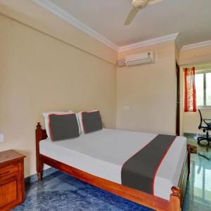 Single Room with Private Bathroom