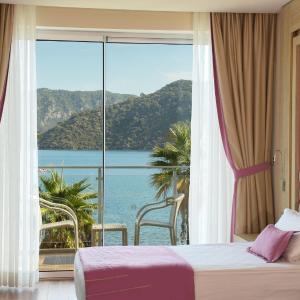 Triple Room with Sea View