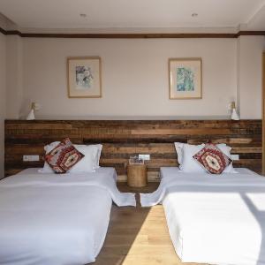 Japanese Style Twin Room with Mountain View & with Bathtub