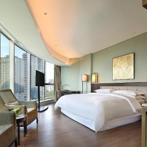 Corner Suite