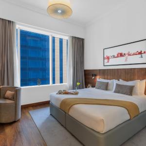 Deluxe One-Bedroom Apartment