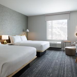 Studio, 2 Queen Beds  (Hearing Accessible)