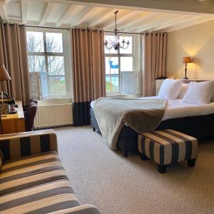 Deluxe double room (First floor, Harbor view)