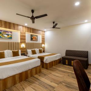 Deluxe Family Room