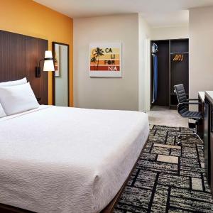 King Suite with Roll-In Shower, Sofa Bed, Living Room and Wet Bar - Disability/Non-Smoking