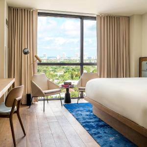 Traditional King Room with City View