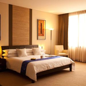 Queen Room with Garden View