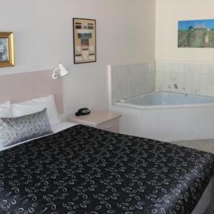 Double Room with Spa Bath