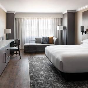 King Room with City View - Hearing Accessible