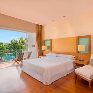 Lagoon View Suite, 1 Bedroom Suite, 1 King, Pool view