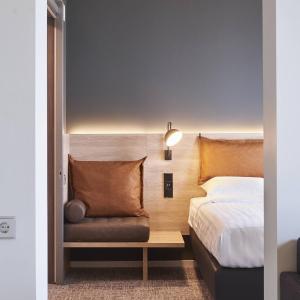 Moxy Extra Sleeper Queen Room with Sofa Bed