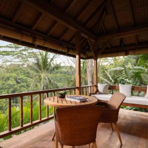 Estate Suite with Free Benefit