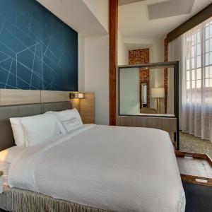 King Suite with Stadium View