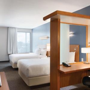 Studio with Two Queen Beds, Roll-In Shower and Sofa Bed - Mobility Access/Hearing Accessible