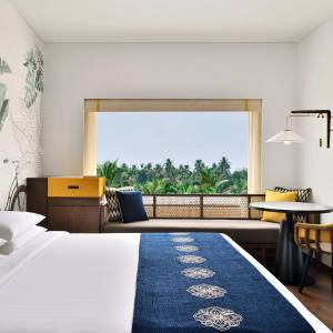 Deluxe King Room, Complimentary Airport Transfers and Tea Tales with Lila from 5pm to 6pm.2 Way Airport Transfers Buy one drink, get a second free with our Happy Hour offer