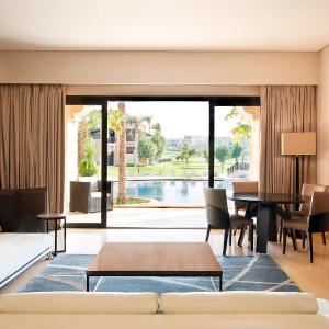 Westin Suite, 1 Bedroom Suite, 1 King, Resort view, Poolside