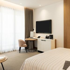 Royal Club JBR View, Guest Room, 1 King, Executive Lounge Access, Afternoon Tea & Happy Hour, Airport Transfer from Dubai Airport