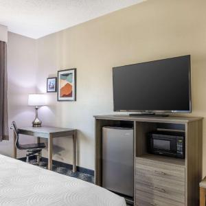 King Room with One King Bed and One Single Bed - Non-Smoking